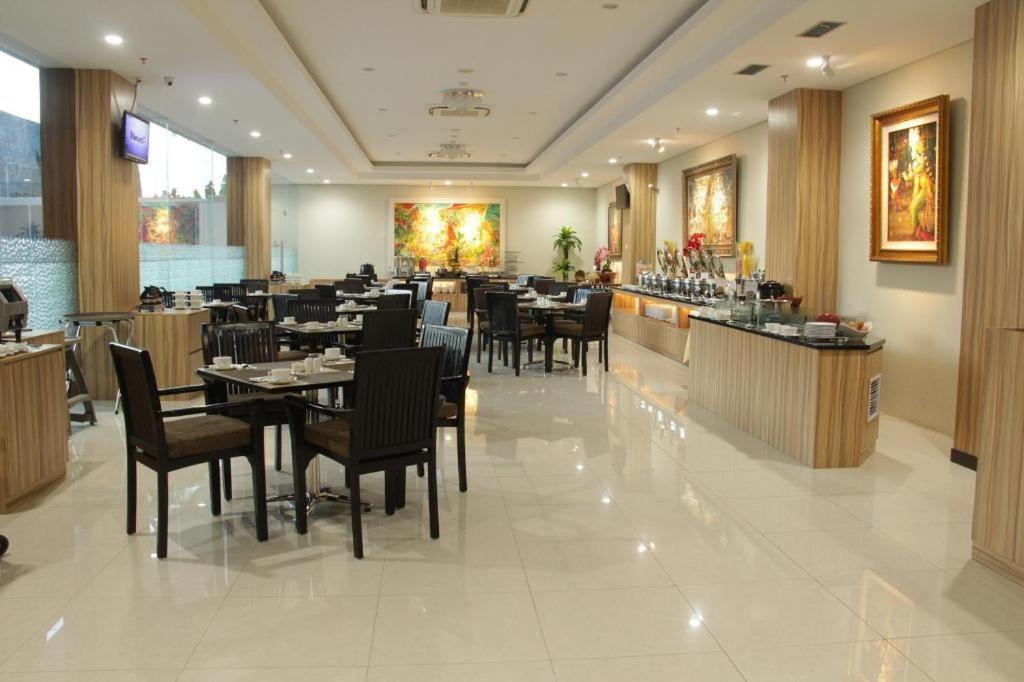 Atrium Premiere Cilacap Eksteriør billede