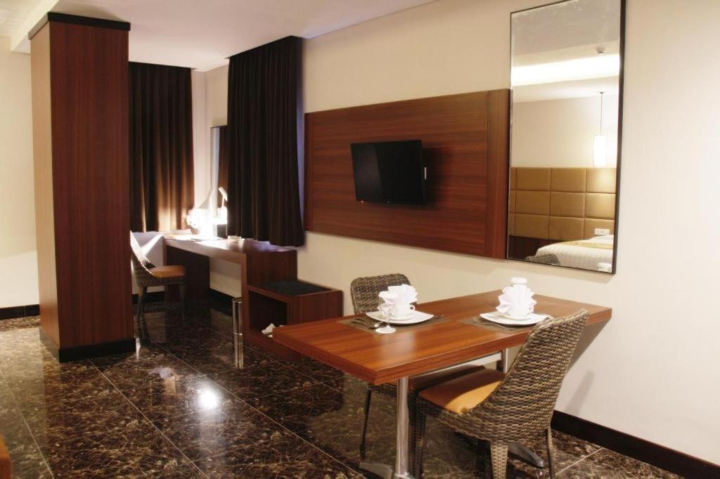 Atrium Premiere Cilacap Eksteriør billede
