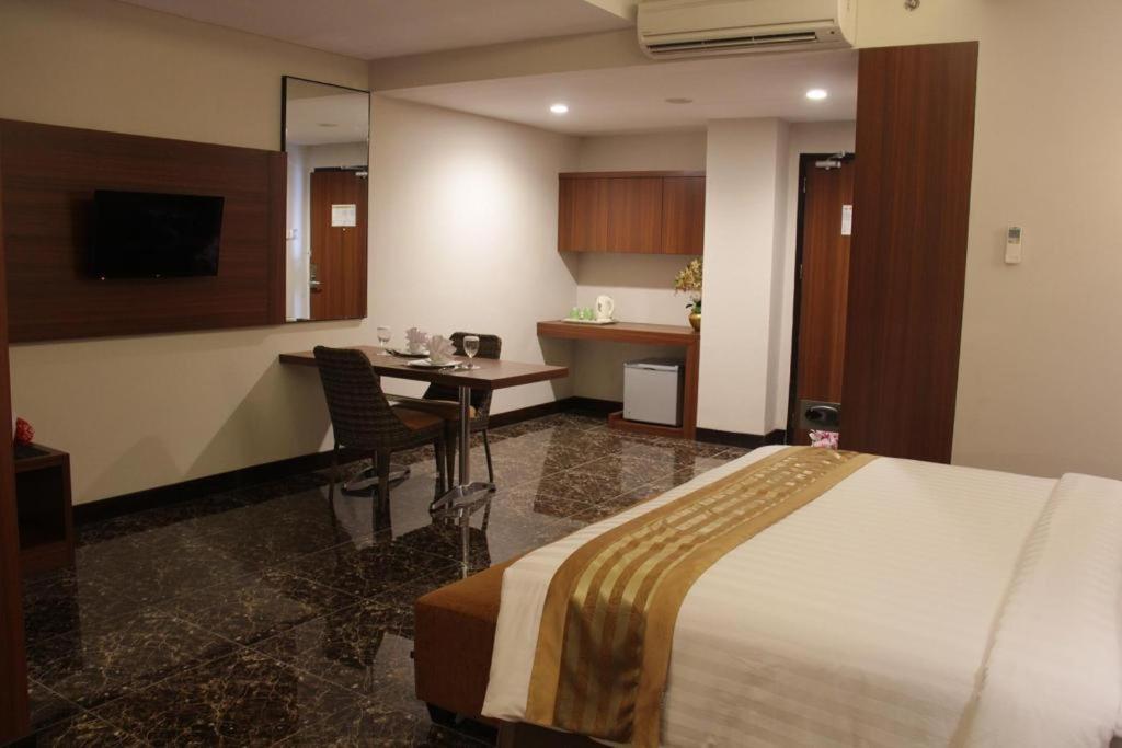 Atrium Premiere Cilacap Eksteriør billede