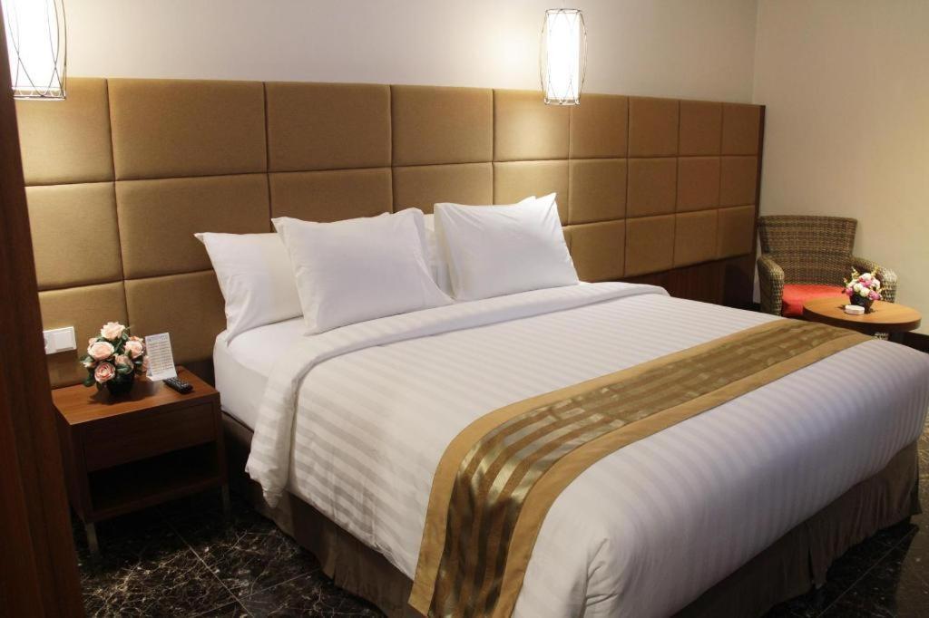 Atrium Premiere Cilacap Eksteriør billede