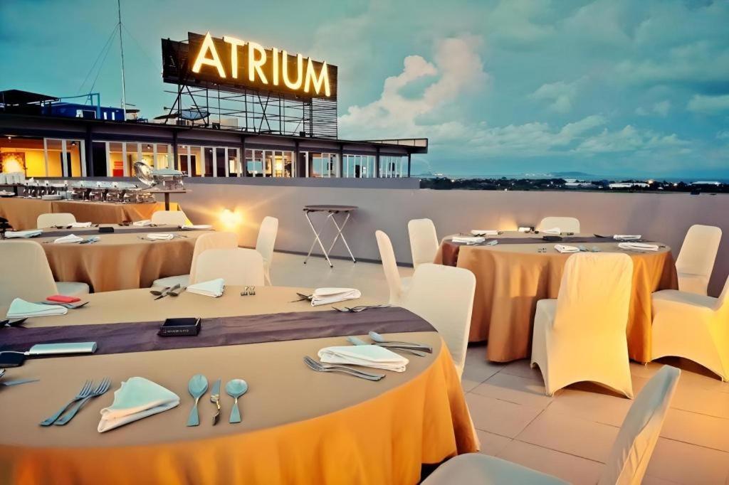 Atrium Premiere Cilacap Eksteriør billede