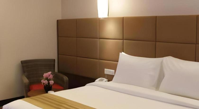 Atrium Premiere Cilacap Eksteriør billede