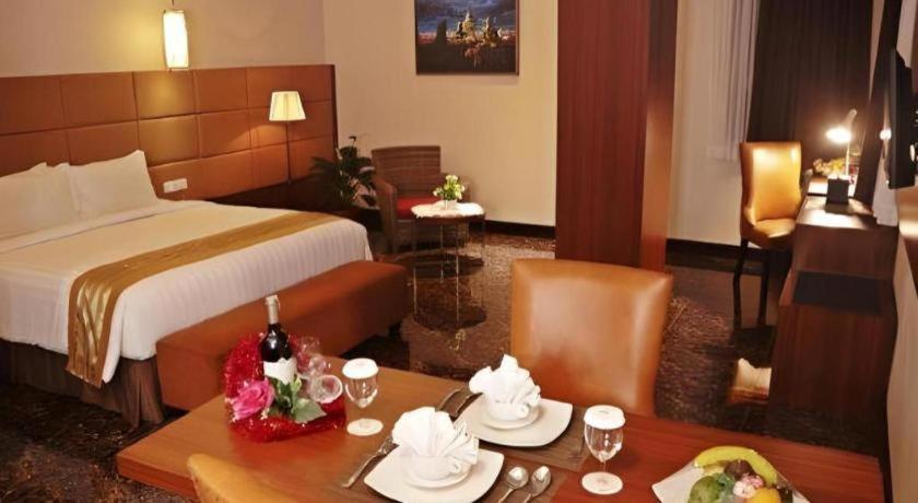 Atrium Premiere Cilacap Eksteriør billede