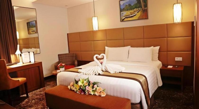 Atrium Premiere Cilacap Eksteriør billede
