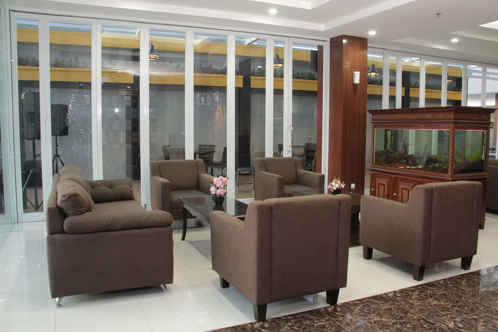 Atrium Premiere Cilacap Eksteriør billede