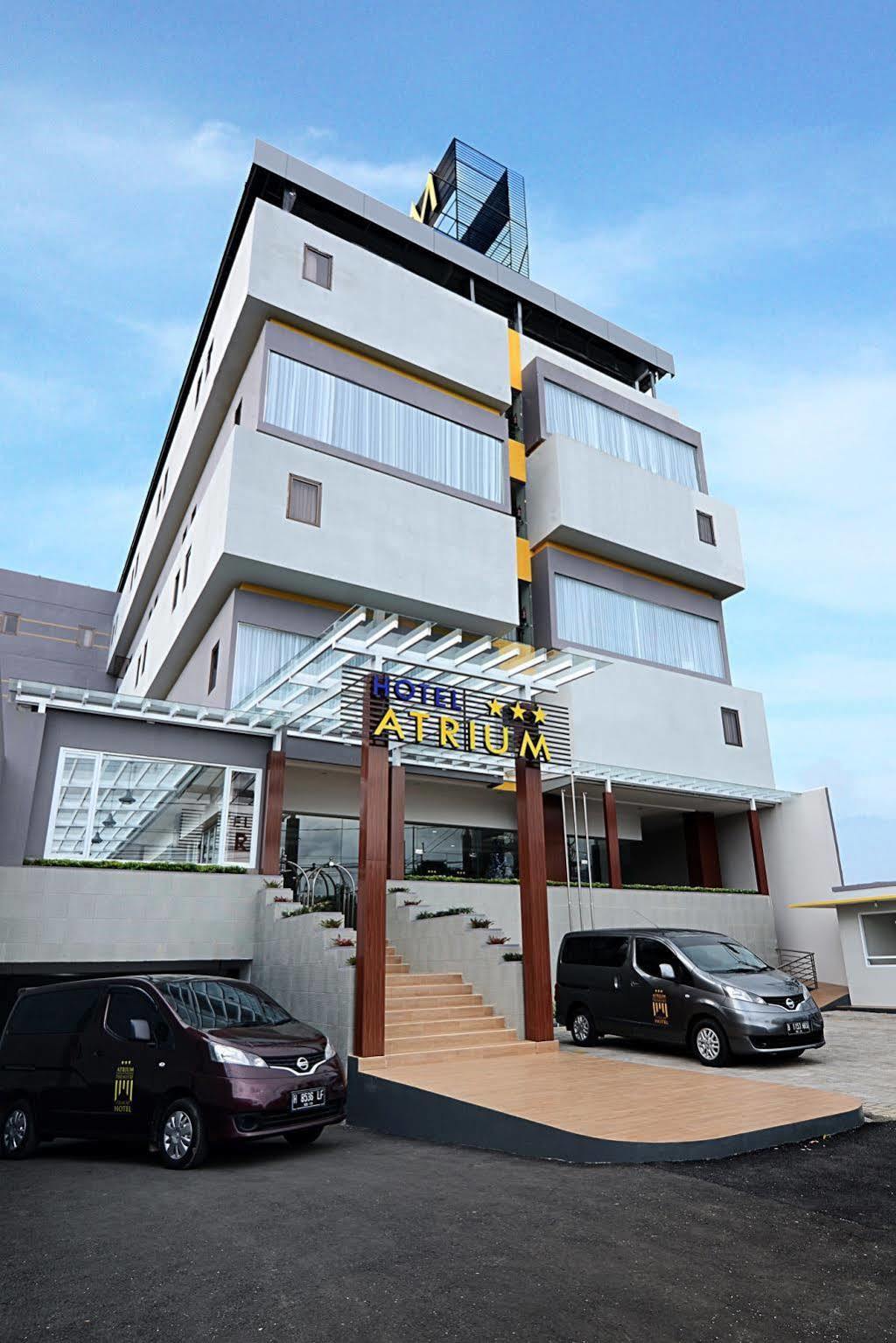 Atrium Premiere Cilacap Eksteriør billede