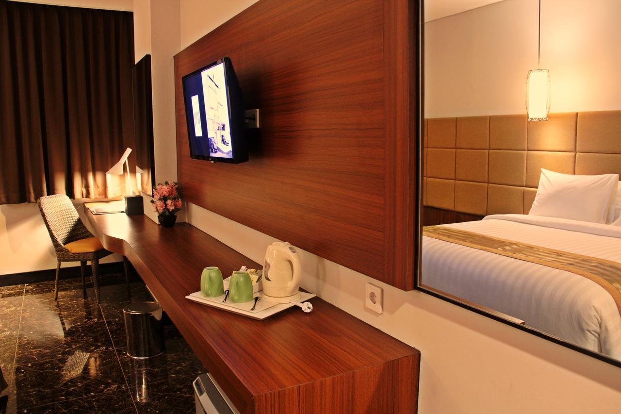 Atrium Premiere Cilacap Eksteriør billede