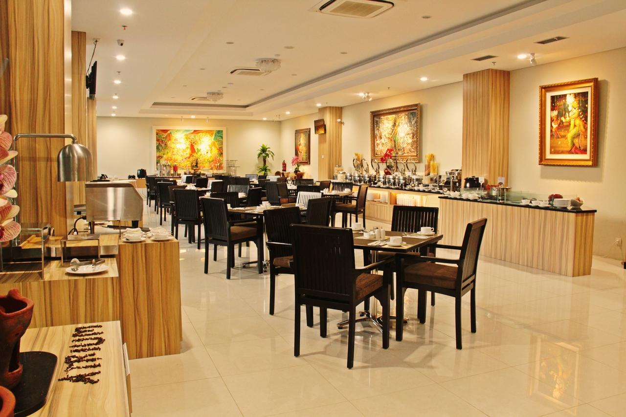 Atrium Premiere Cilacap Eksteriør billede